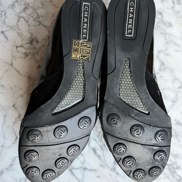 NEW Authentic Chanel Black Patent Leather Sneakers - Picture 4 of 9